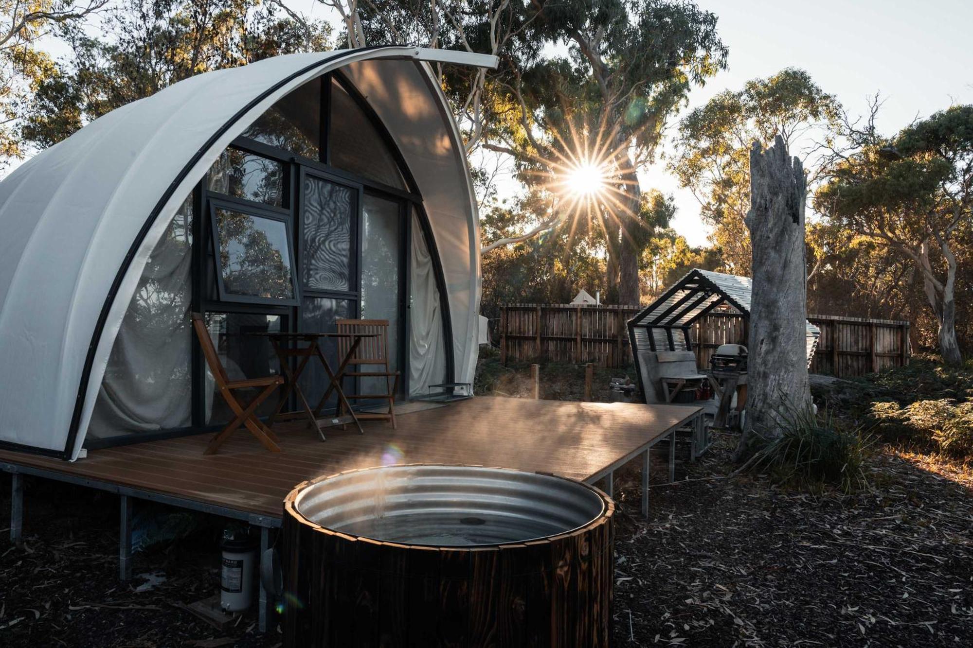 Numie I I Hot Tub I Views I Waterfront Holiday home *
